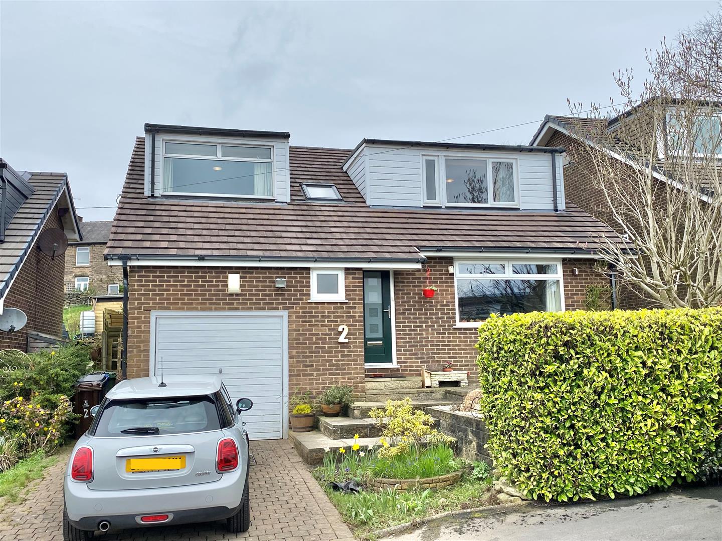 Gorsey Intakes, Broadbottom